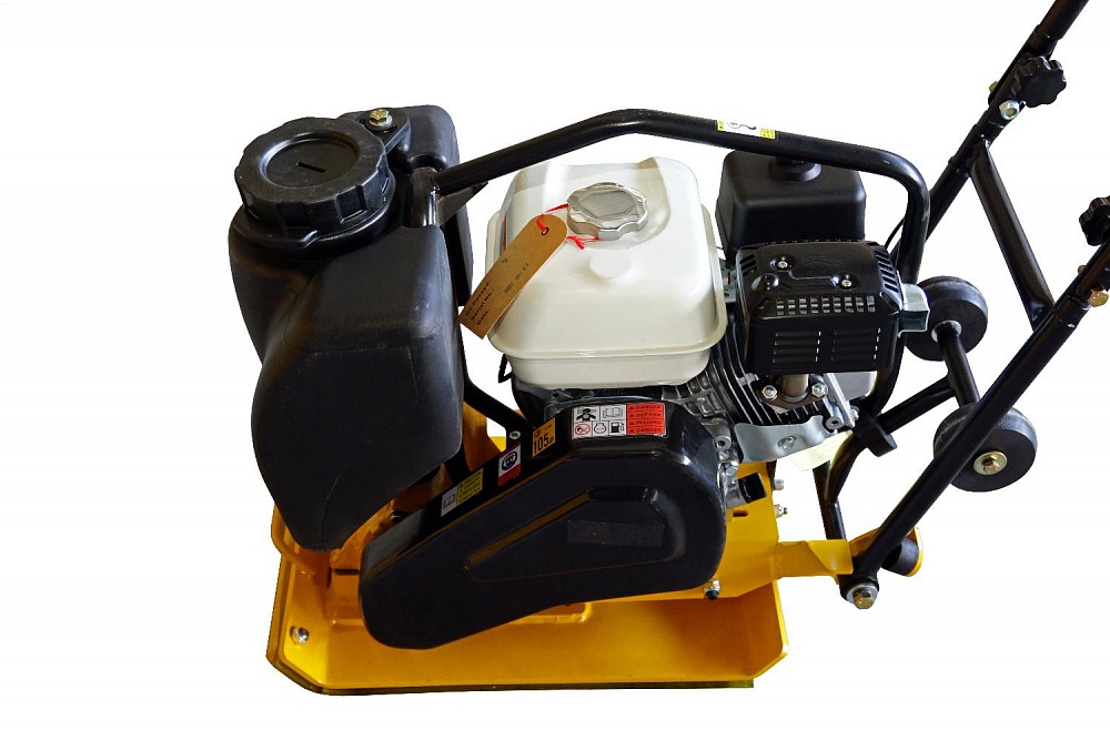 Виброплита бензиновая TeaM С-60 с двигателем Honda и баком для воды, колесами фото 3