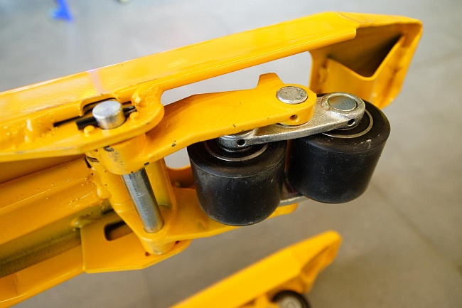 Гидравлическая тележка (рохля) TeaM 2,5T, 800х550 мм фото 6